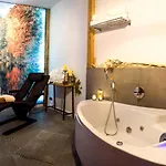 Rhoenium Apartman *